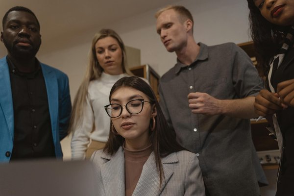 Études de Cas : Les Secrets des Entreprises Maîtres de la Conformité Réussie